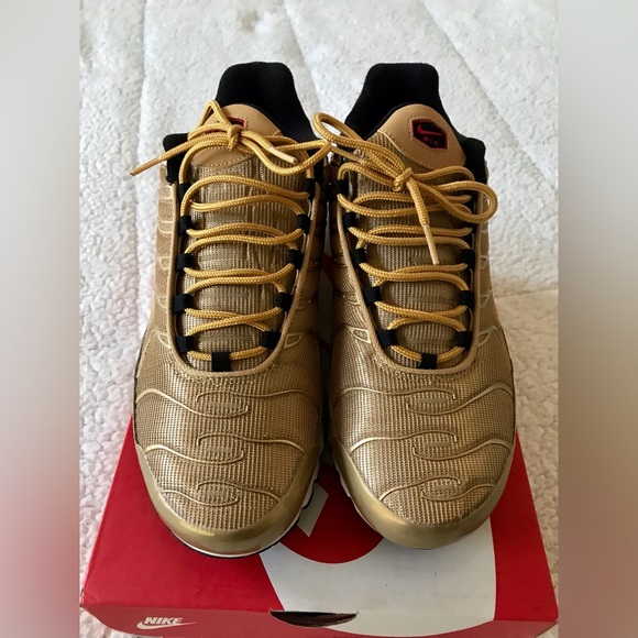 SOLD Air Max Plus QS “Metallic Gold” - Picture 2 of 7